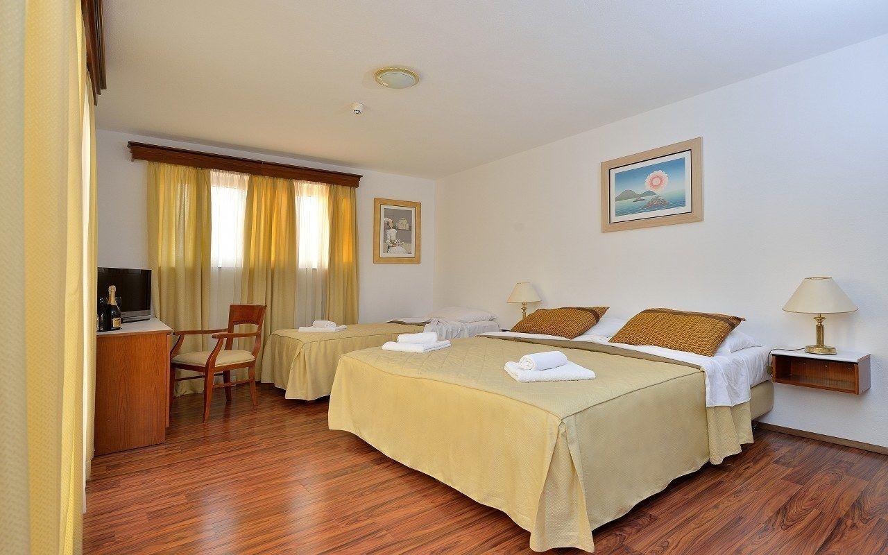 Hotel Zadar Exterior photo
