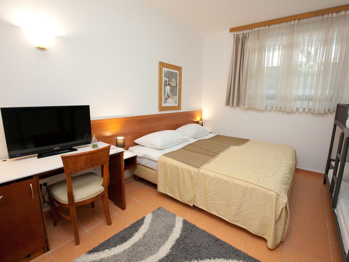 Hotel Zadar Exterior photo