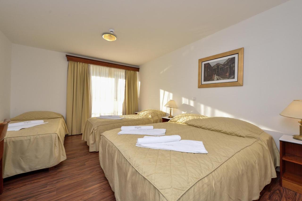 Hotel Zadar Exterior photo